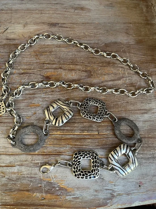 🩶 Vintage Chico's Silver Animal Print Belt One Size Heavy Chain - Picture 3 of 6